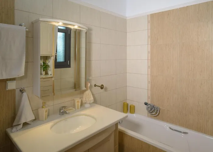 Luxury Dafnis House *