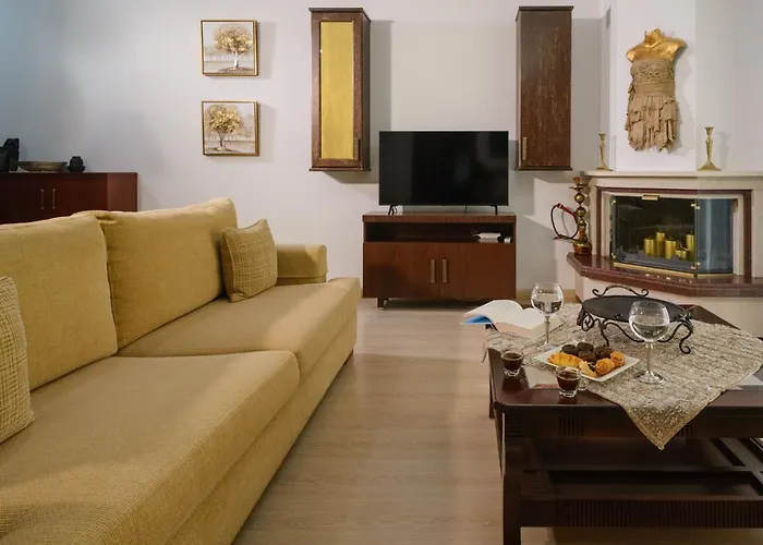Luxury Dafnis House *